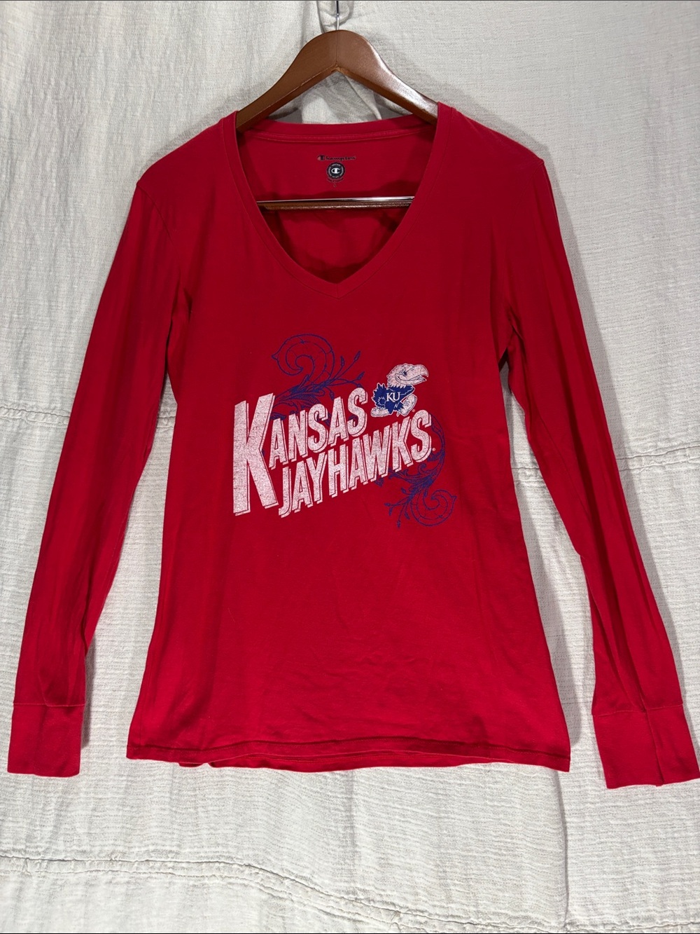 Champion KU Kansas Jayhawks Women’s Red Long Sleeve V-Neck Shirt Size L FLAW